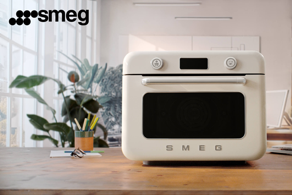 Мини печь COF01 от Smeg отмечена наградой Compasso d’Oro International 2025